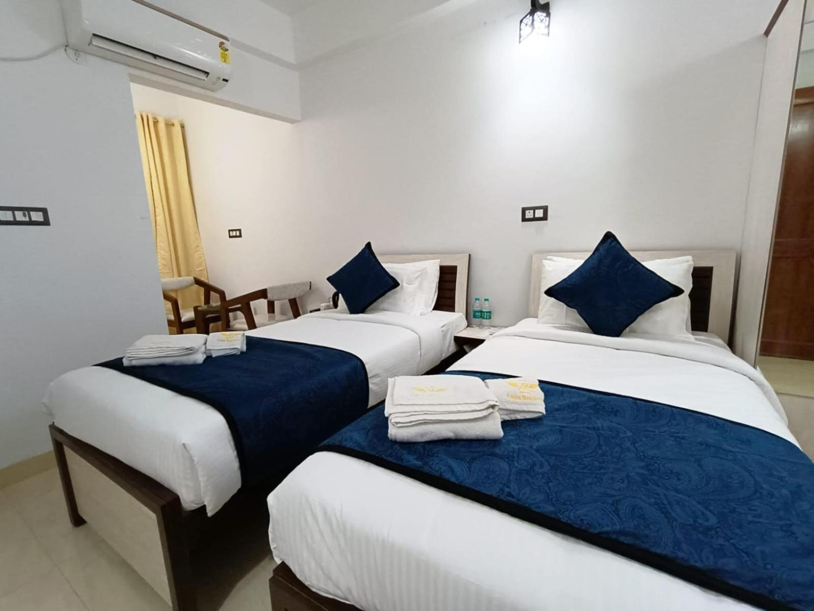 Hotel Aman Residency Allāhābād Junction Exteriör bild